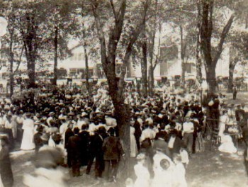 Photo of Metamora citizen gathered in Village Park