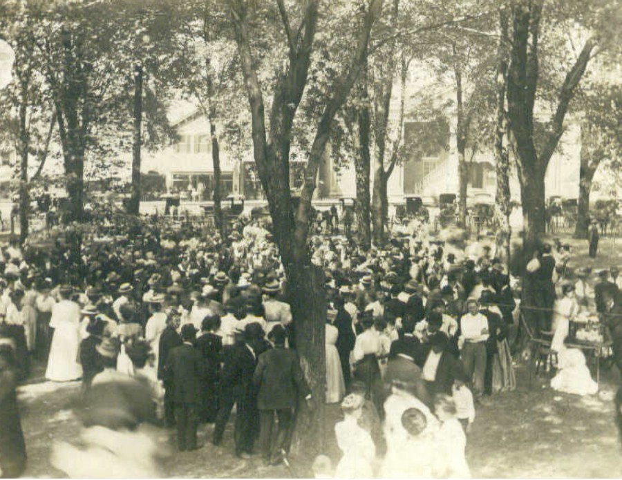 Old Settlers’ Days in the Metamora Village Park has been a tradition for over one hundred years.