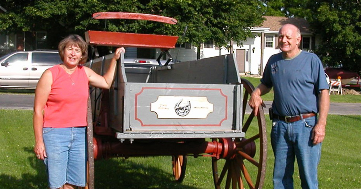 Laure & Dave at the rear of the wagon.