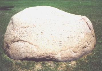 Lincoln-Douglas Park sign boulder