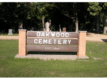 Oakwood Cemetery in Metamora, Illinois